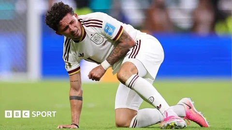 Patah Tulang Selangka, Yeremy Pino Terancam Absen di Sisa Piala Dunia