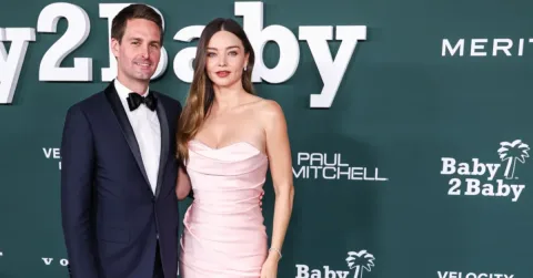 Miranda Kerr dan Evan Spiegel Lunasi Utang Medis 250.000 Warga California