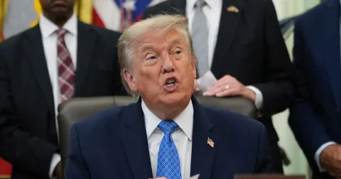 Ancaman Tarif 100 Persen Trump: Perang Dagang Digital Mengintai