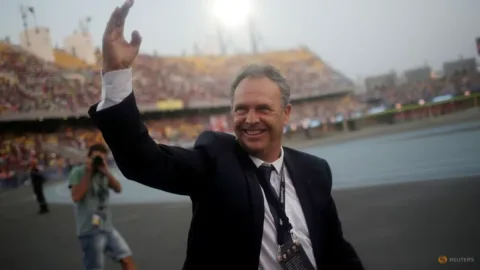 Legenda Sevilla Joaquin Caparros Berjuang Melawan Kanker Usus Besar