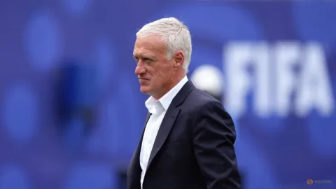 Pelatih Prancis Deschamps Kembali ke Piala Dunia Usai Pemakaman Ibu