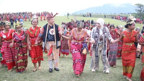 Mendagri Tito Karnavian Resmikan Festival Fulan Fehan IV, Savana Belu Jadi Panggung Persahabatan Indonesia-Timor Leste