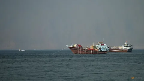 Serangan Balik Iran-AS di Selat Hormuz: Gencatan Senjata Dua Pekan Kandas