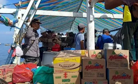 Polisi Multitalenta di Pulau Ende: Kapolsek Merangkap Imam hingga Guru Ngaji