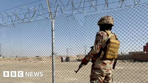 Serangan Pakistan ke Afghanistan: Gencatan Senjata Runtuh, Puluhan Tewas