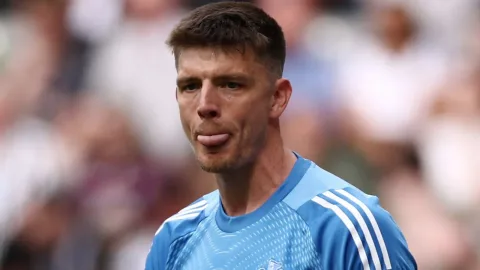 Ipswich Berburu Nick Pope: Harga Newcastle Jadi Batu Sandungan