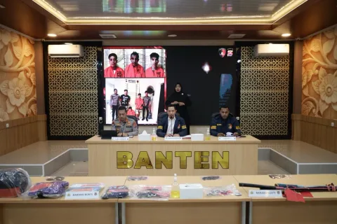 Polda Banten Bekuk Enam Pelaku Curanmor, Sita Senpi Rakitan dari Jaringan Lintas Daerah