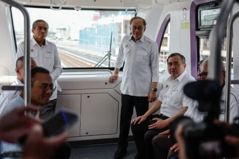 Anwar Ibrahim Perintahkan Percepatan TOD di Sekitar Stasiun LRT3, Prioritas Rumah Murah