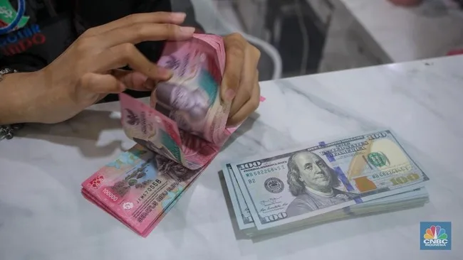 Rupiah Mengawali Pekan dengan Perkasa, Dolar AS Terkapar ke Rp17.875