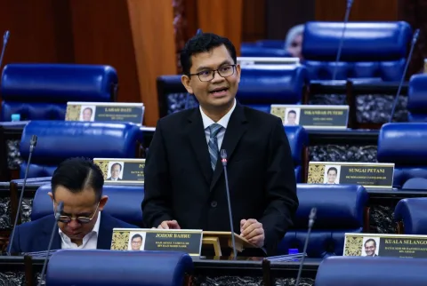 Malaysia Pastikan Pasokan BBM Aman Hingga Agustus 2026, Transisi Energi Digencarkan