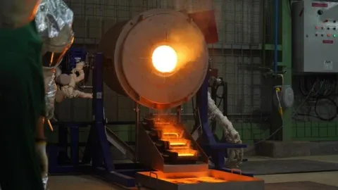EMAS Catat Pendapatan Perdana US$2,6 Juta, Target Produksi 100.000-115.000 Ounce Emas di 2026