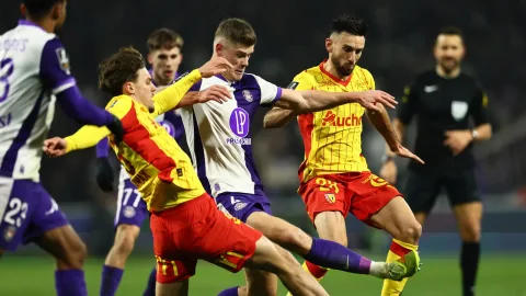 Buru Bek Muda Toulouse, Crystal Palace Pegang Kunci Negosiasi