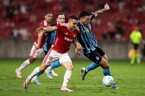 Fiorentina Kunci Transfer Viery dari Gremio, Bek Muda Berusia 21 Tahun Segera Jalani Tes Medis