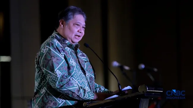Bunga Kredit Ultra Mikro Segera Dipangkas ke 8%, Airlangga Tunggu Aturan Purbaya
