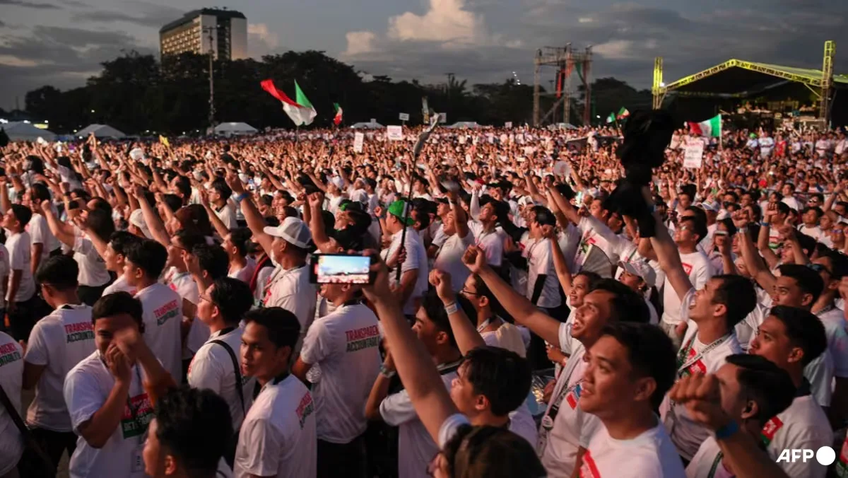 Ribuan Anggota Sekte Filipina Demo Tolak Penangkapan Senator Pro-Duterte