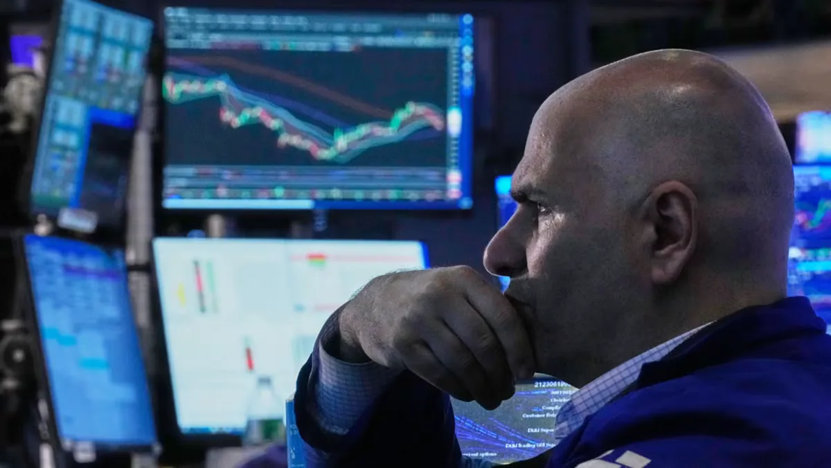 Wall Street Rebound: Tech Bangkit, Dow Cetak Rekor Baru