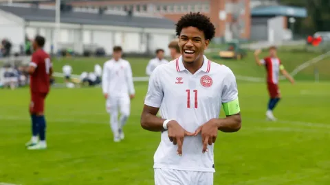 Eintracht Frankfurt Rekrut Striker Muda Denmark, Malik Pimpong: Pewaris Taktik Hugo Ekitiké?