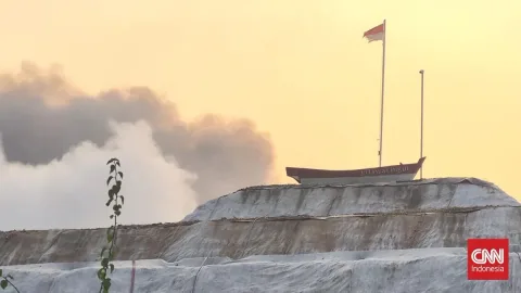 Kebakaran TPA Jatiwaringin Meluas, BPBD Minta Dukungan Udara BNPB