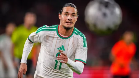 Aston Villa Kunci Transfer Winger Feyenoord Anis Hadj Moussa, Siap Saingi Newcastle