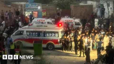 Atap Bimbel Ambruk di Lahore: 14 Anak Tewas, Dua Orang Ditahan