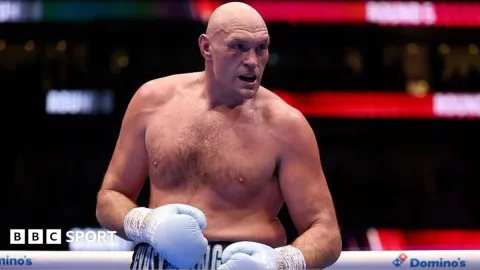 Fury Pilih Wach di Thailand sebagai Pemanasan Sebelum Duel dengan Joshua