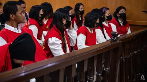 Jual Bayi ke Singapura: Jaringan Adopsi Ilegal Dibongkar, 19 Terdakwa Dituntut 5โ10 Tahun Penjara