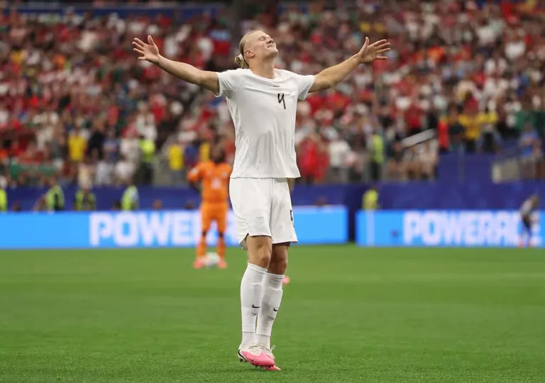 Haaland Bawa Norwegia ke 16 Besar, Brasil Menanti