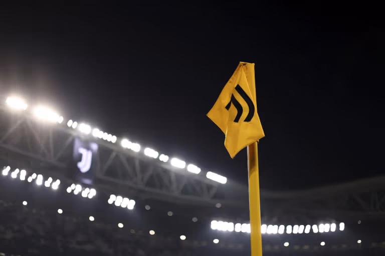 Juventus dan Fiorentina Kena Denda UEFA: Pelajaran bagi Klub Indonesia soal Keuangan
