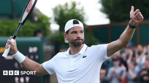 Kembali ke Wimbledon Setelah Cedera, Dimitrov Menangis Haru di Lapangan