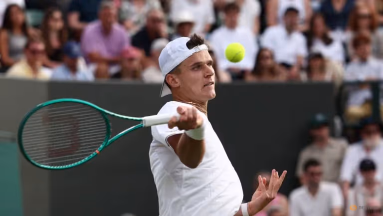 Duel Lima Set: Jakub Mensik Lolos Dramatis ke Babak Kedua Wimbledon