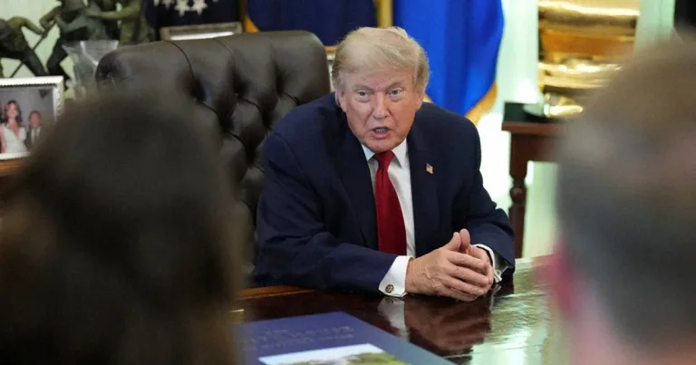 Buku Trump Laris Manis: 300.000 Eksemplar Terjual dalam Sepekan, Bantah Kejenuhan Pasar