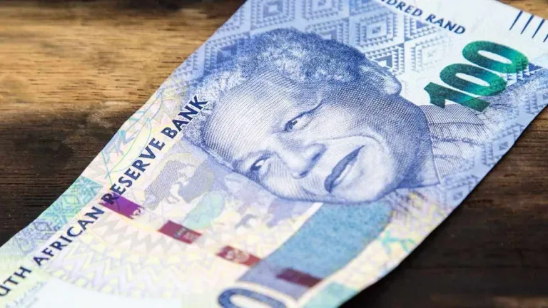 Defisit Perdagangan dan Dolar AS yang Perkasa: Tekanan Baru bagi Rand Afrika Selatan