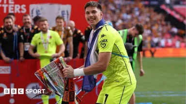 Hull City Selamat dari Pengurangan Poin Berkat Penjualan Dua Pemain di Menit Akhir