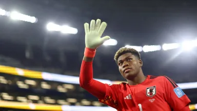 Leeds United Siapkan Dana Rp520 Miliar untuk Rekrut Kiper Jepang Zion Suzuki