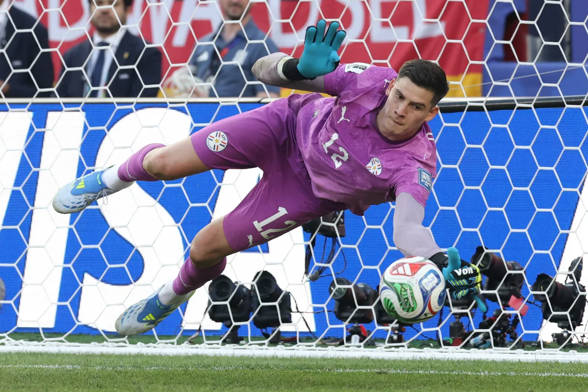 Torino Incar Kiper Paraguay Orlando Gill Usai Penampilan Gemilang di Piala Dunia 2026