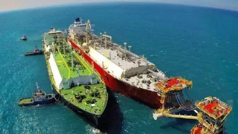 PGAS Siap Jalankan Penurunan Harga LNG Industri, Dampak Keuangan Masih Dikaji