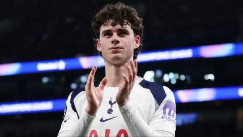 Newcastle Siapkan Dana Besar: Johan Manzambi atau Archie Gray untuk Gantikan Tonali?