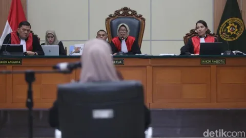Sidang Dokter Tifa: Jokowi Siap Tunjukkan Ijazah SD hingga Kuliah