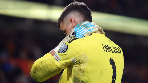 Karl Darlow di Ambang Hengkang: Leeds Kehilangan Kiper, Everton dan MU Antre