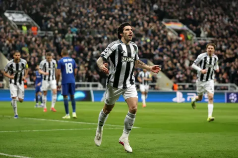 Tonali ke Tottenham: Rekor Transfer Italia, Tantangan Adaptasi di Bawah De Zerbi