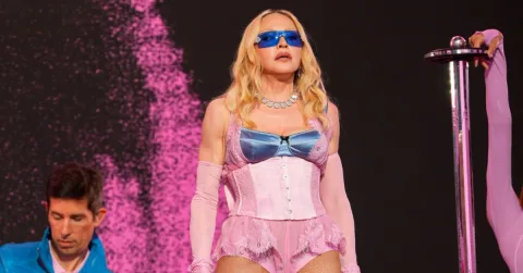 Madonna Rilis Album Baru, Lirik Lagu Diduga Sindir Sean Penn dan Ibu Tiri