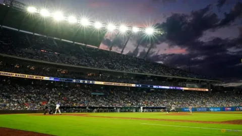 Di Seberang Parkir Piala Dunia, Bisbol Menyapa: MLB Manfaatkan Momen Global