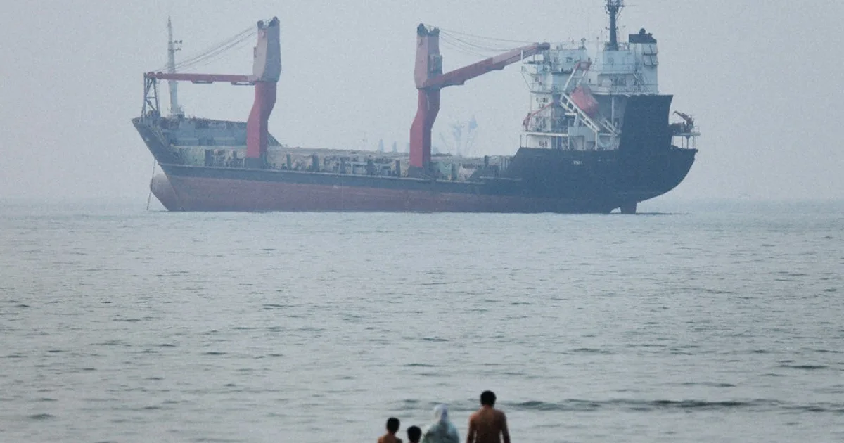 Iran Ancam Tanker Minyak di Selat Hormuz: Wajib Ikuti Rute Resmi atau Hadapi Konsekuensi