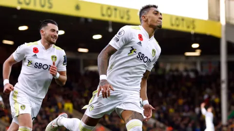 Leeds Naikkan Tawaran untuk Shea Charles: Calon Bintang Baru Seperti Raphinha?