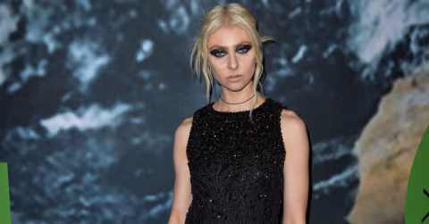 Taylor Momsen: Menulis Lagu Adalah Terapi untuk Bertahan Hidup