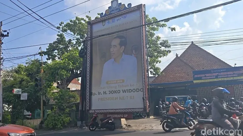 Baliho Ultah Jokowi Berlogo Pemkot, Wali Kota Solo Dilaporkan ke Kejaksaan