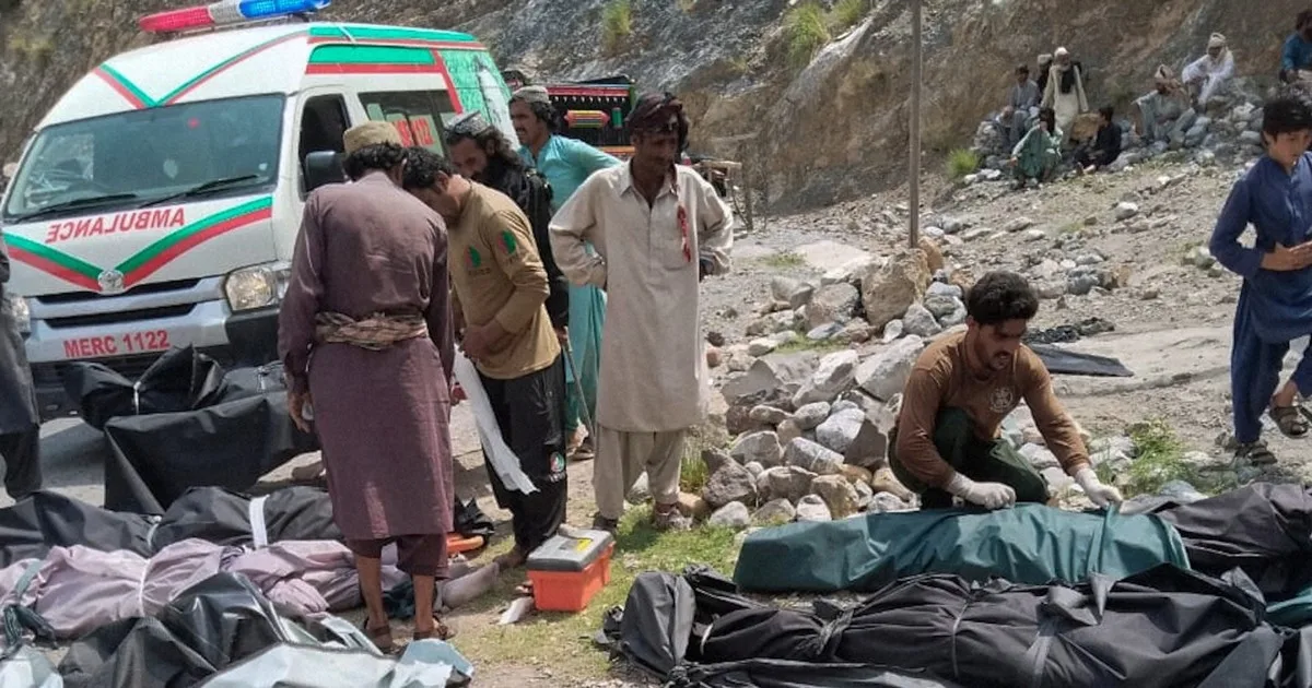 Bus Kelebihan Muatan Terjun ke Jurang di Pakistan Barat Daya, 40 Tewas