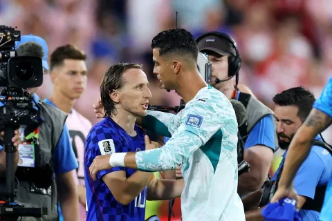 Ronaldo Beri Penghormatan untuk Modric Usai Singkirkan Kroasia: 'Kamu Legenda Sejati'