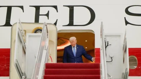 Bisnis Trump Raup Rp5 Triliun dari Timur Tengah, Kripto Jadi Kontributor Utama