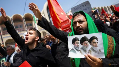 Iran Gelar Pemakaman Khamenei: Uji Loyalitas di Tengah Krisis